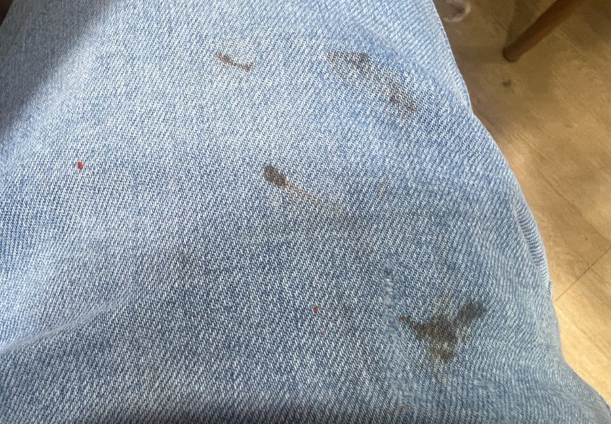 옷에 기름 묻었을때 옷 기름얼룩 제거 기름자국 옷 기름때 제거