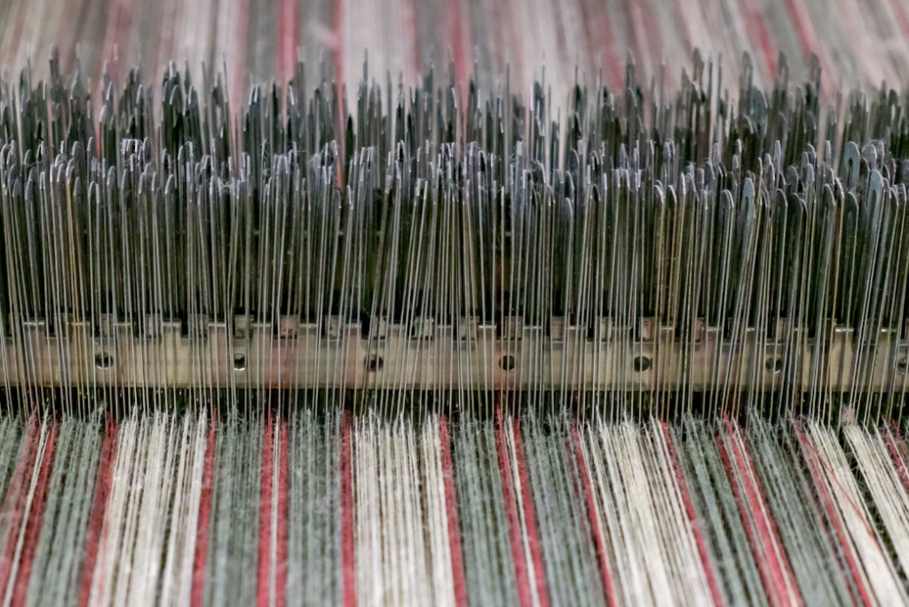 직기의 종류, 에어 제트 직기, 워터 제트 직기, 레이피어 직기, 그리퍼 직기