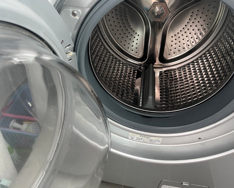 세탁후 냄새 옷 곰팡이 냄새 세탁후 얼룩 먼지 제거 방법