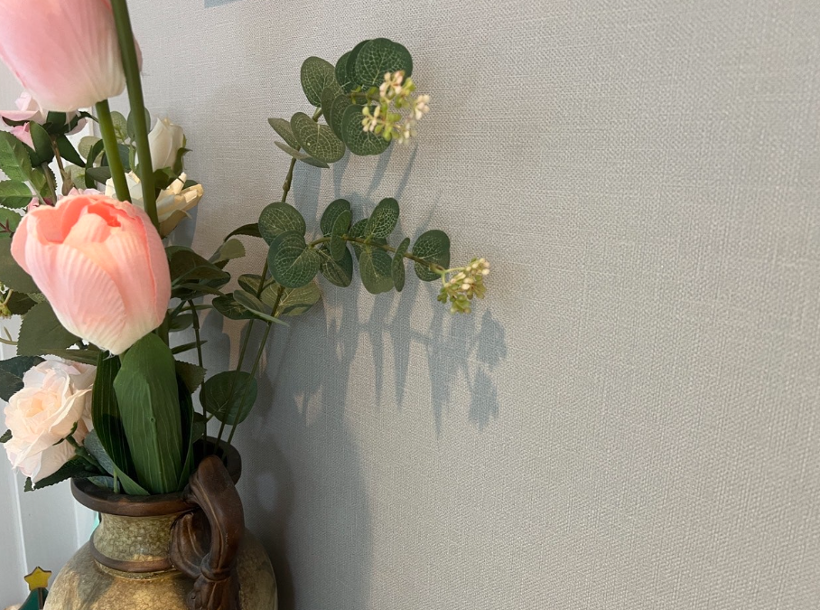 실크 벽지는 실크로 만들어진 벽지일까