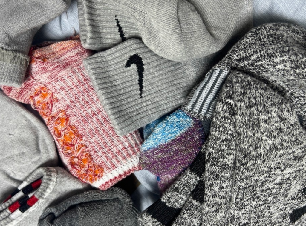 양말 신는 이유, 발건강 온도조절 마찰 발냄새 쿠션 패션 양말의 역할