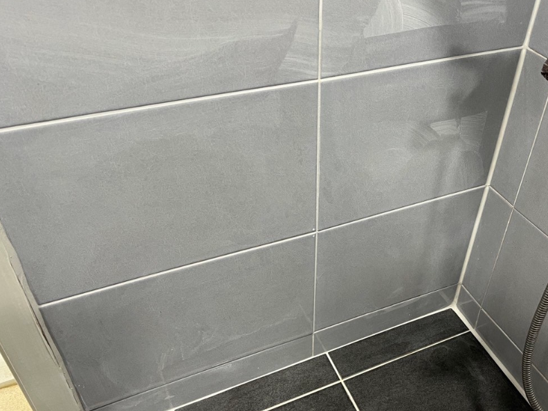 욕실 타일 깨짐 복원 보수 비용 테이프 셀프 교체2